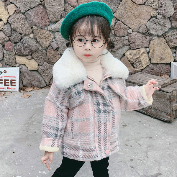 Model nou de geaca de iarna in carouri pentru copii cu puf la guler