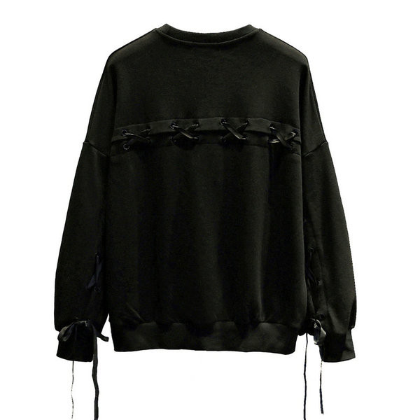 Modern női blúz ovális nyakkivágással és megkötős fehér és fekete színben