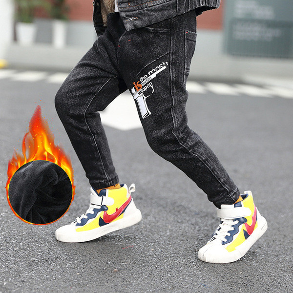 Model nou de blugi copii pentru baieti cu aplicatie in culoarea neagra