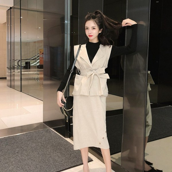 Set de dama de bluza, vesta si fusta lunga