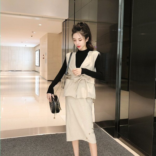 Set de dama de bluza, vesta si fusta lunga