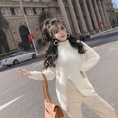 Pulover lung cu guler polo și cu fantă în trei culori