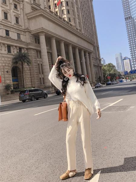 Pulover lung cu guler polo și cu fantă în trei culori