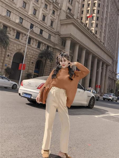 Pulover lung cu guler polo și cu fantă în trei culori