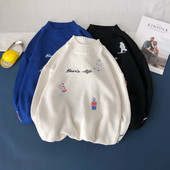 Pulover bărbătesc lat cu broderie în alb, negru și albastru