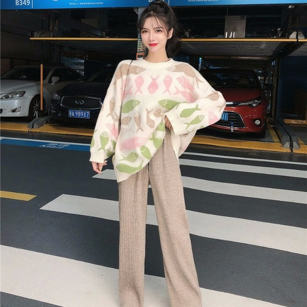 Pulover larg de dama in doua culori cu model colorat