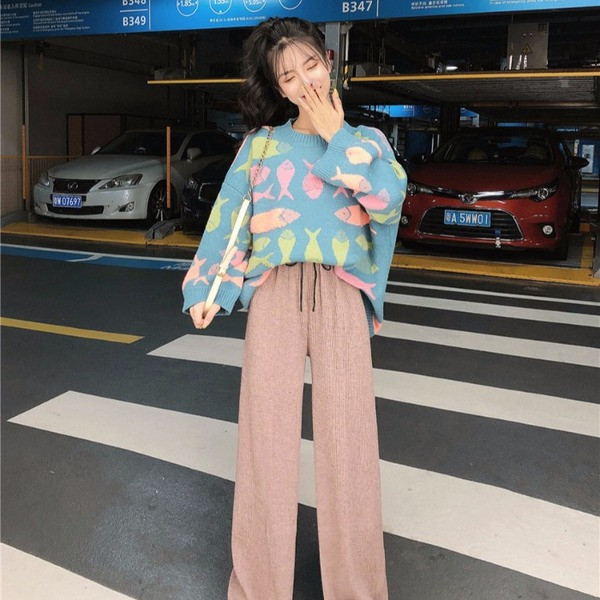 Pulover larg de dama in doua culori cu model colorat