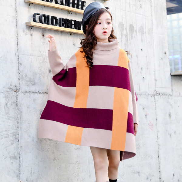 Poncho pentru copii stilat pentru fete cu guler polo in doua culori