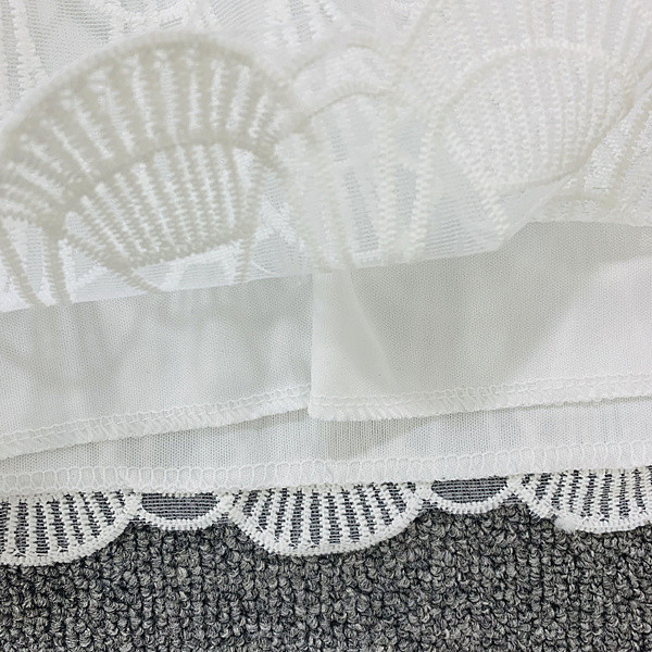 Bluza de dama cu dantela in alb si negru