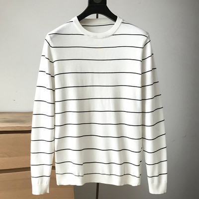 Bluză bărbătească cu dungi în negru, alb, gri și verde