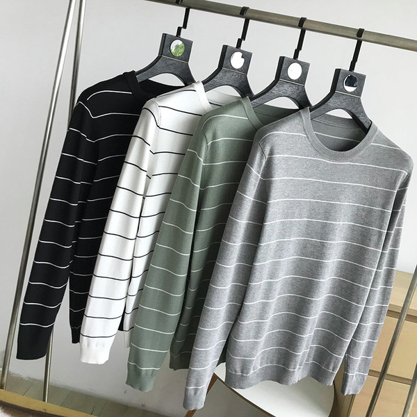 Bluză bărbătească cu dungi în negru, alb, gri și verde