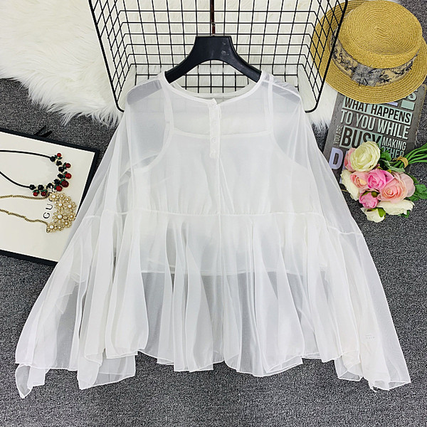 Cămașă de damă model larg și decolteu rotund alb