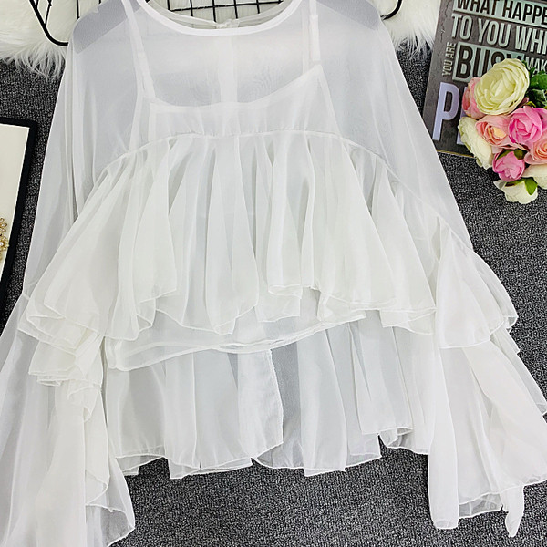 Cămașă de damă model larg și decolteu rotund alb