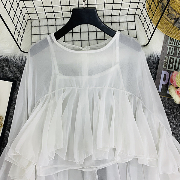 Cămașă de damă model larg și decolteu rotund alb