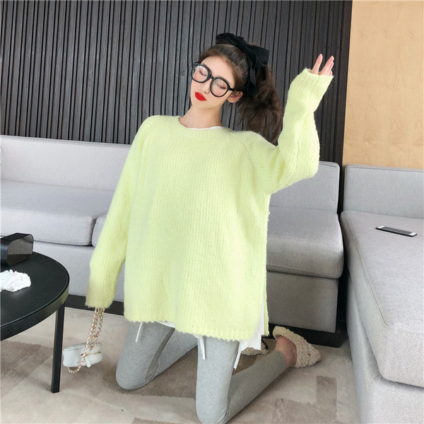 Pulover gros de dama cu fante laterale in doua culori