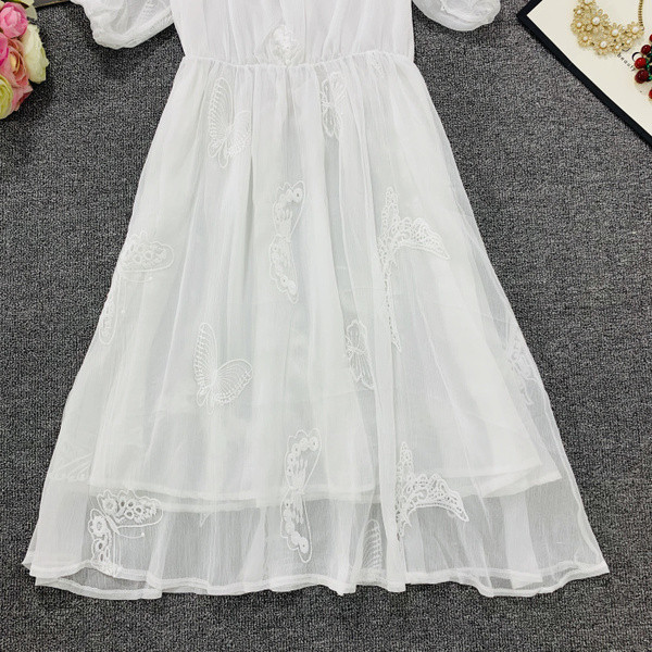 Rövid ujjú női ruha fehér színben