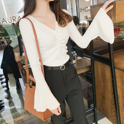 Modern női blúz lótusz ujjú, spitz nyakkivágással