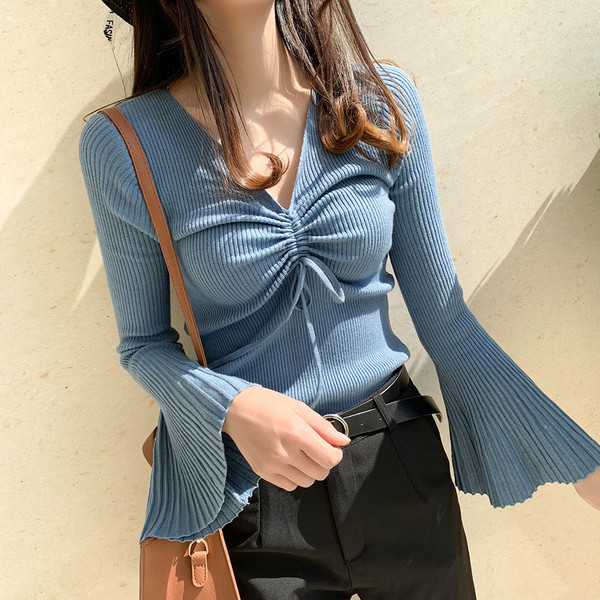 Modern női blúz lótusz ujjú, spitz nyakkivágással