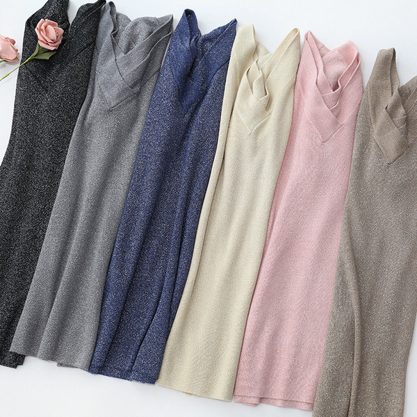 Bluza de dama cu decolteu spitz si efect stralucitor in mai multe culori