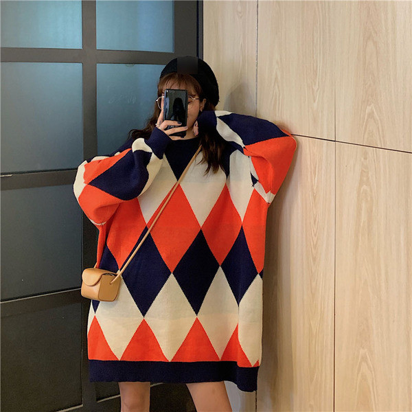 Pulover lung și lat cu model cu model