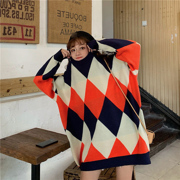 Pulover lung și lat cu model cu model