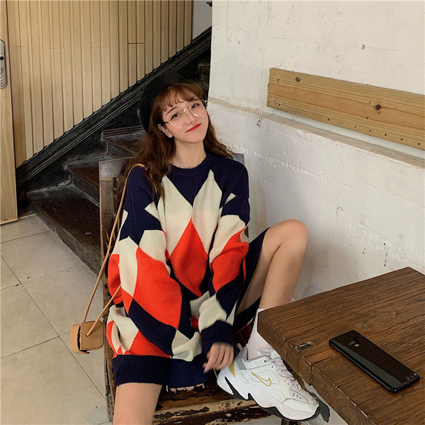 Pulover lung și lat cu model cu model