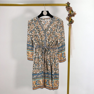 Rochie scurta de dama cu decolteu spitz cu model colorat in doua culori