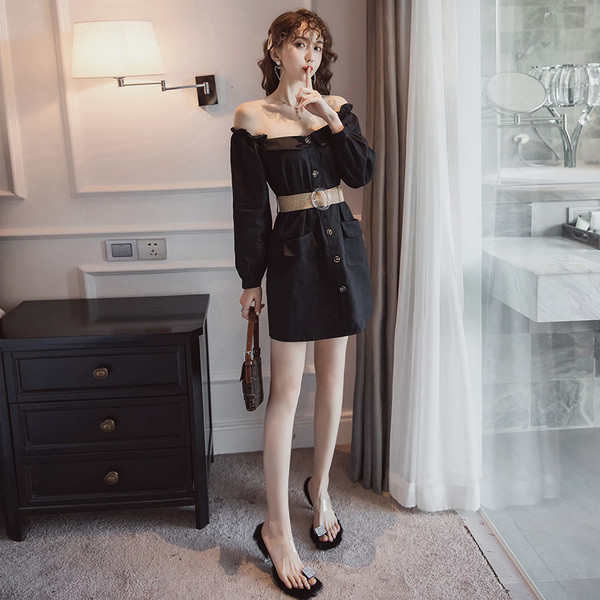 Rochie casual de dama cu centura, nasturi si decolteu barca in negru