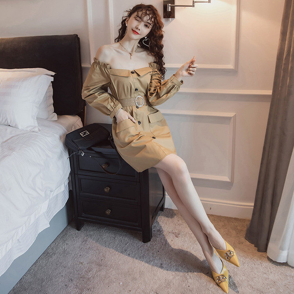 Rochie casual de dama cu centura, nasturi si decolteu barca in negru