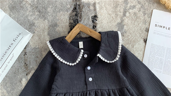 Rochie pentru copii cu guler si nasturi de culoare neagra