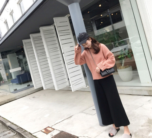 Női pulóver széles ujjal, többféle színben