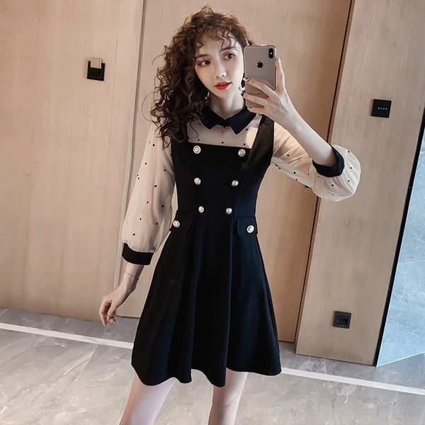 Rochie moderna de dama cu tul si nasturi - model croiat in negru