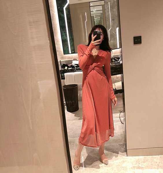 Rochie lungă, moale, cu decolteu spitz în trei culori