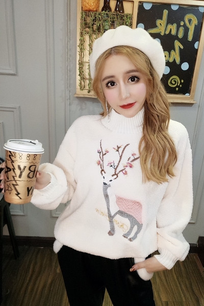 Set bluza dama cu broderie si pantaloni din piele ecologica