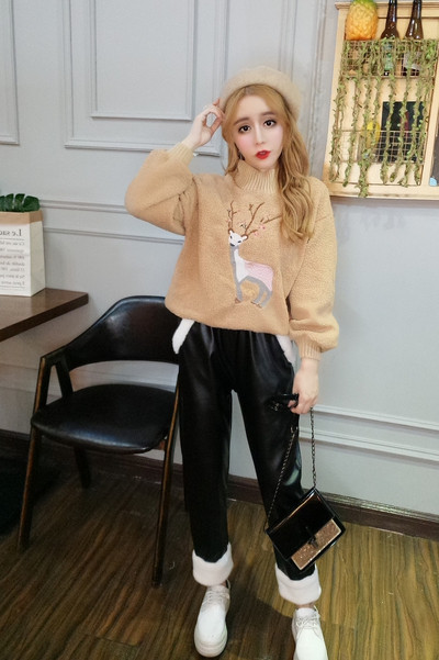 Set bluza dama cu broderie si pantaloni din piele ecologica