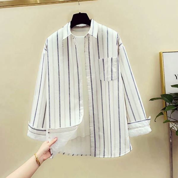 Model nou de camasa de dama in dungi cu captuseala moale si buzunar in doua culori