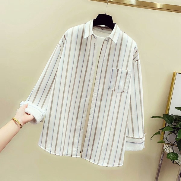 Model nou de camasa de dama in dungi cu captuseala moale si buzunar in doua culori