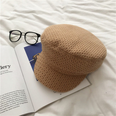 Palarie de dama moderna cu vizor in mai multe culori