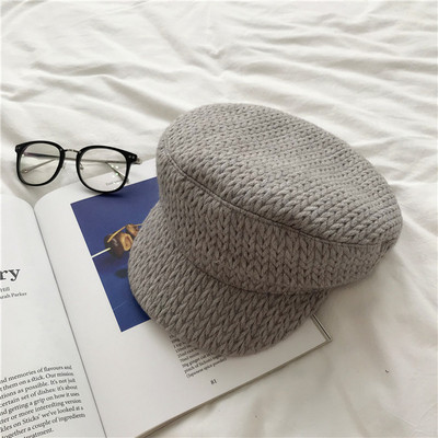 Palarie de dama moderna cu vizor in mai multe culori