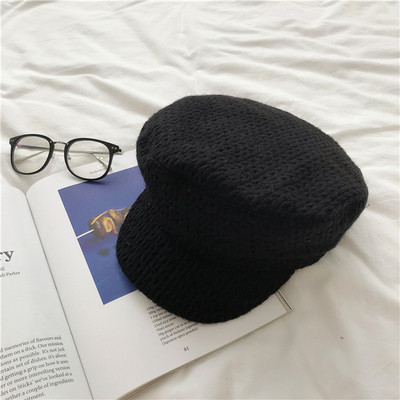 Palarie de dama moderna cu vizor in mai multe culori