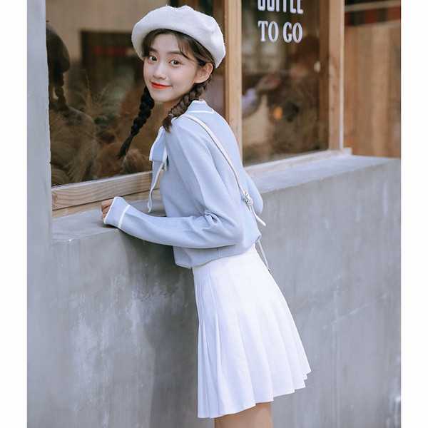 Bluză de damă modernă cu panglică în roz și albastru