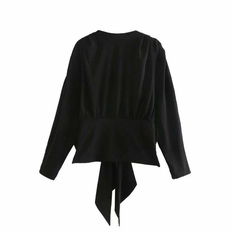 Bluza scurta de dama cu decolteu adanc si panglica in negru