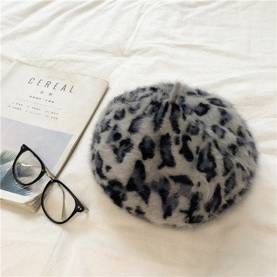 Beretă de damă modernă cu model leopard în două culori