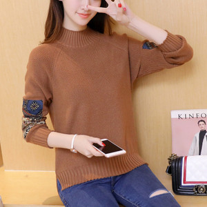 Pulover de dama modern cu guler inalt si crapata