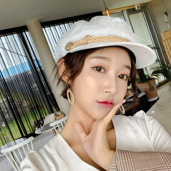 Palarie de dama moderna cu vizor in trei culori