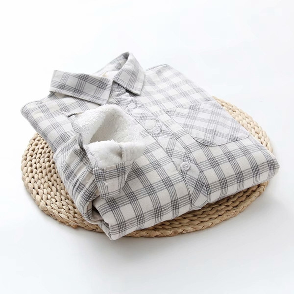 Camasa de dama in carouri model nou cu buzunar si guler clasic in alb, albastru si verde