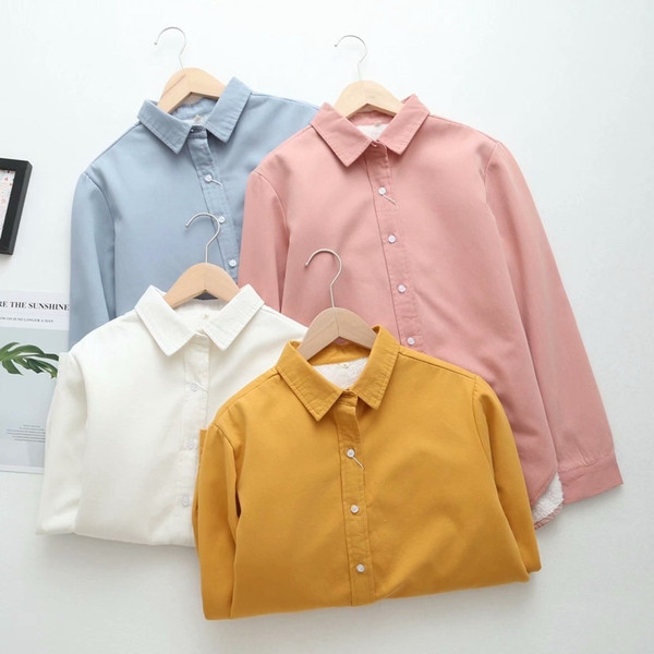 Cămașă modernă de damă cu guler clasic în alb, albastru, galben și roz