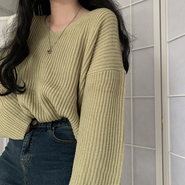 Modern női pulóver spitz nyakkivágással, több színben