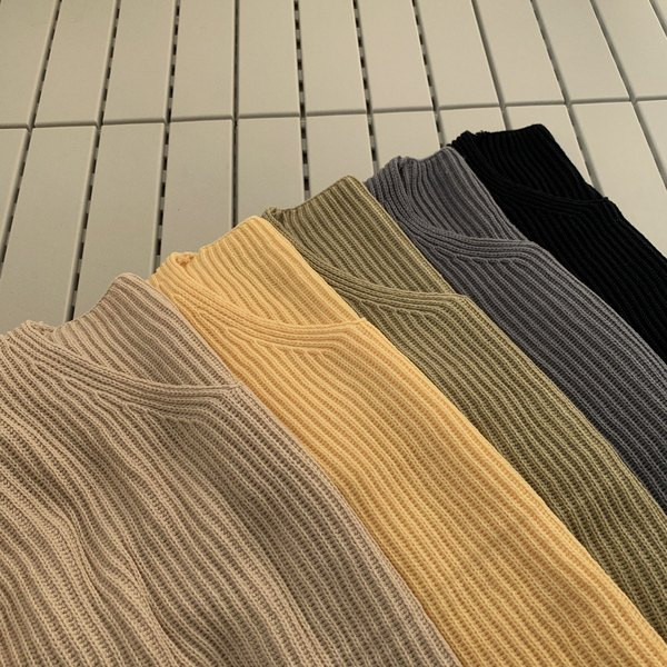 Modern női pulóver spitz nyakkivágással, több színben