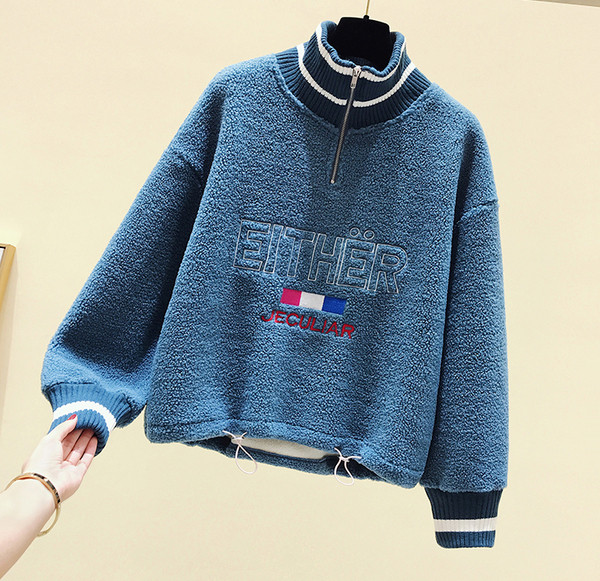 Hanorac de dama cu guler inalt si fermoar in bej, albastru si roz